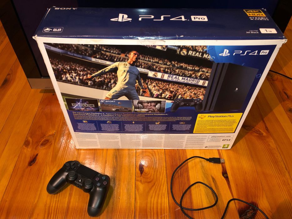PS4 Pro 1TB РАБОТЕЩА Четете описанието