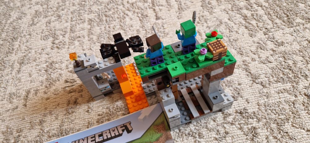 Lego Minecraft 21166