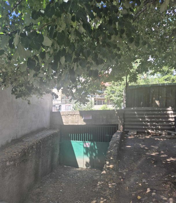 Продава подземен гараж в гр. Хасково