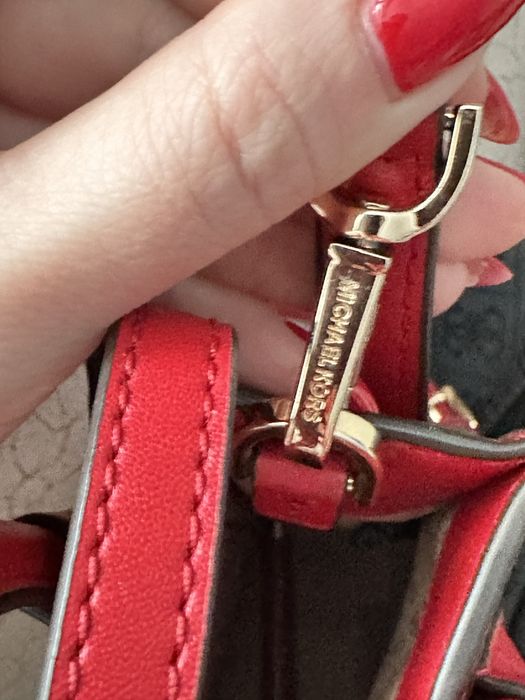 Сумка кросс-боди Michael Kors кожаная