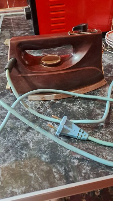 Продаётся     утюг   СССР