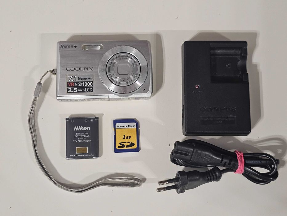 Y2K Aparat foto digital compact Nikon S200 7.1MP 3xZoom