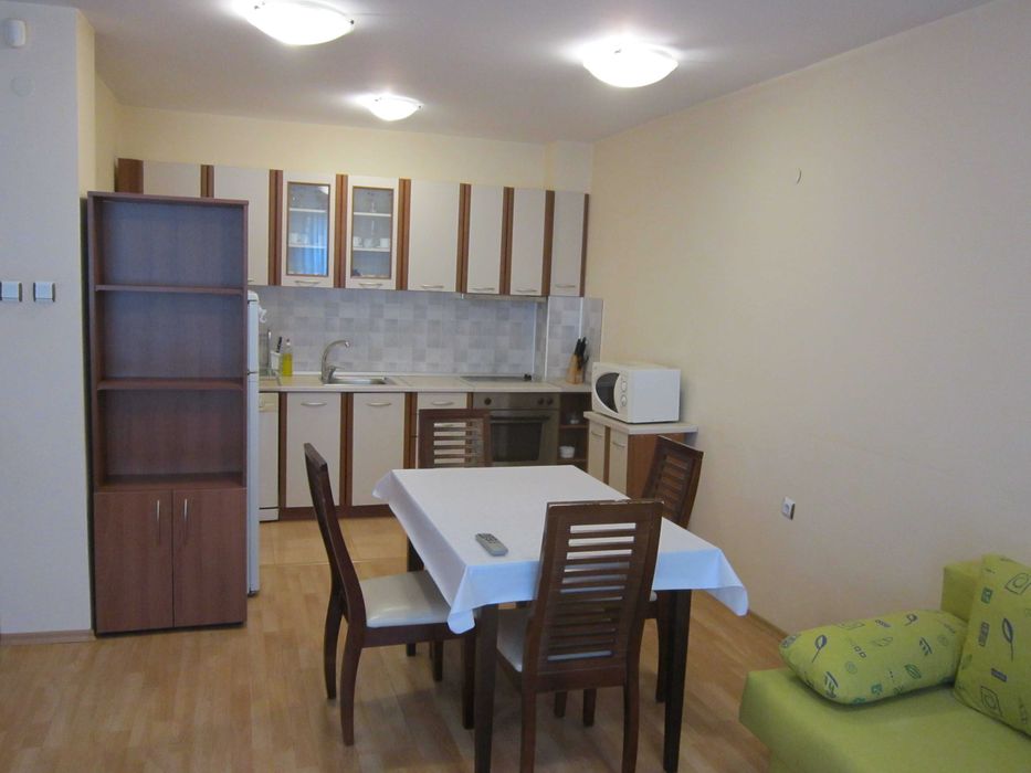 Дава се под наем Тристаен апартамент в Бургас, Лазур - 102 кв.м за 382.5 € - Снимка #2