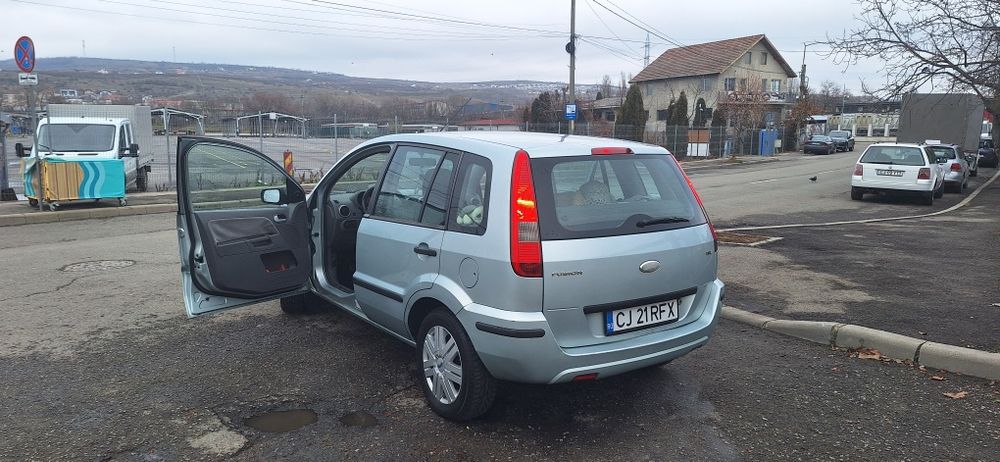 FORD Fusion 2004 — imagine 3