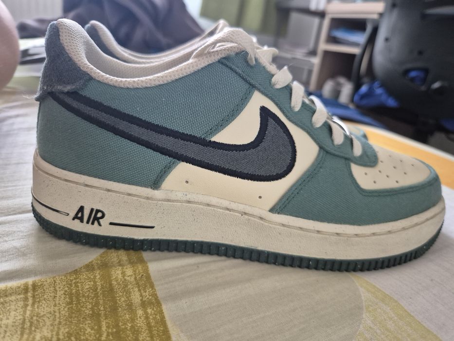 Vând adidași AIR FORCE 1.