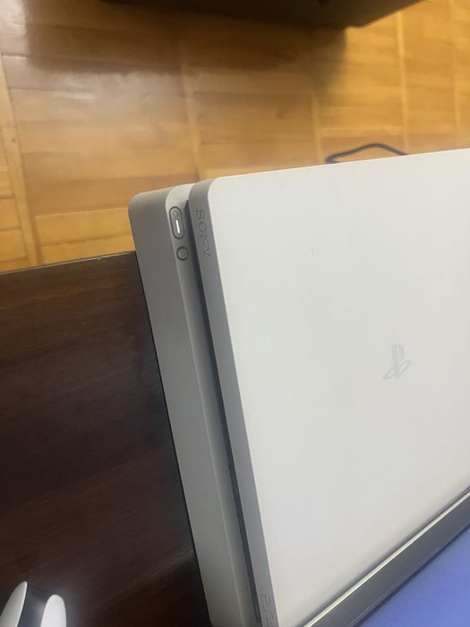 Ps4 slim на 1Тб пустая