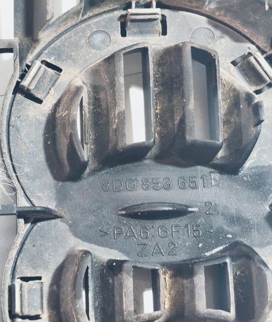 Grila capota 8D0853651B Audi A4 B5