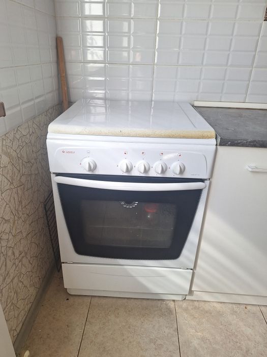 Продам газовую плиту