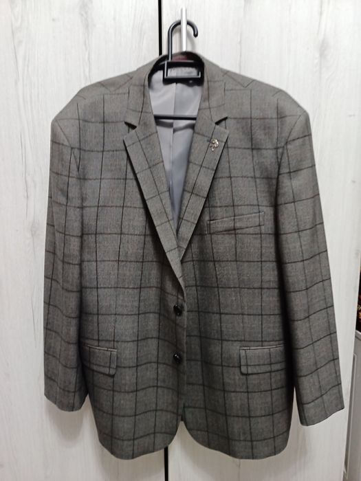 Костюм продается/сатылады