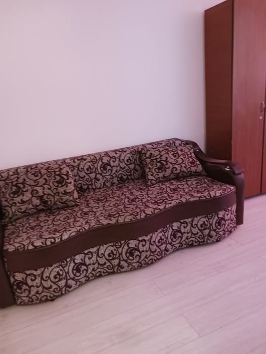 Închiriez Garsonieră.