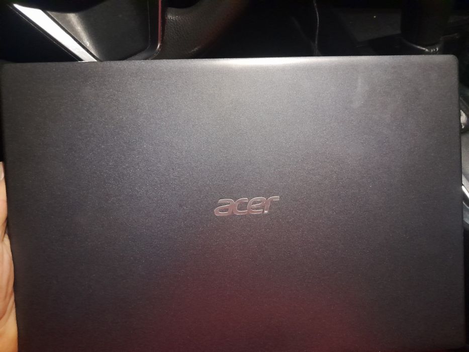 Ноутбук хорошим состаяние