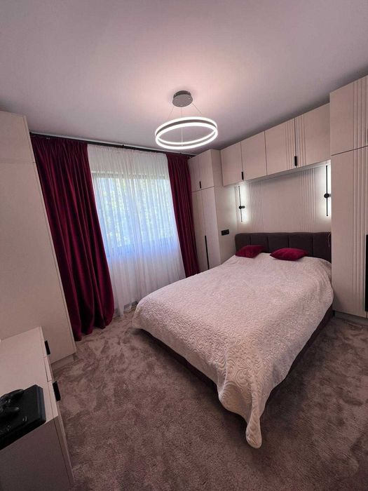Închiriere apartament 3 camere Palas