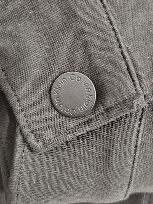 Продам Calvin Klein Оригинальный