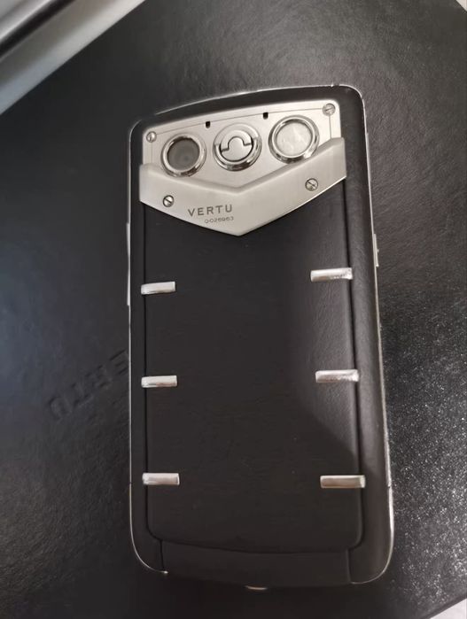 Продается телефон Vertu Constellation Quest  оригинал!
