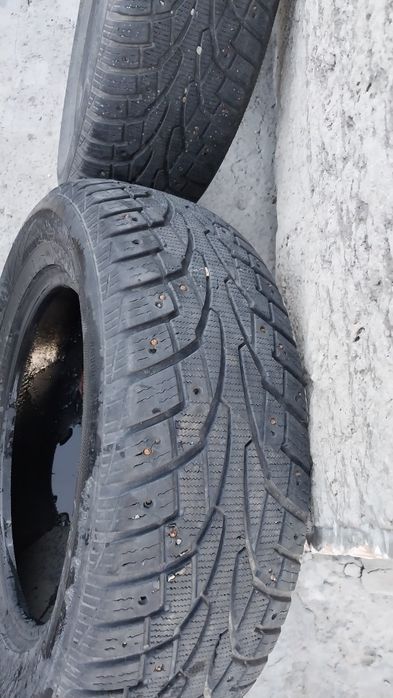 Продам шины зимние 215/6515 бу