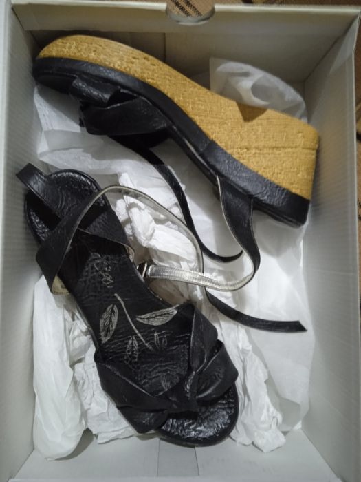 Продам женская  обувь  37-38 размер