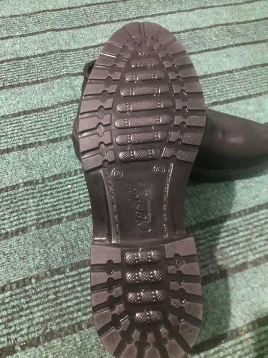 Мужской сапоги сатылады