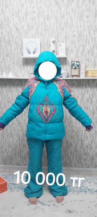 Продам зимние куртки