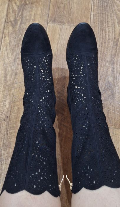 Продам новые жен.ботинки  и сапогир.40-41