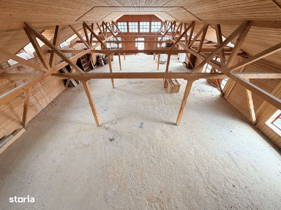 Teren de închiriat 2.950 mp cu Hală de 490 mp lângă pod Curtici