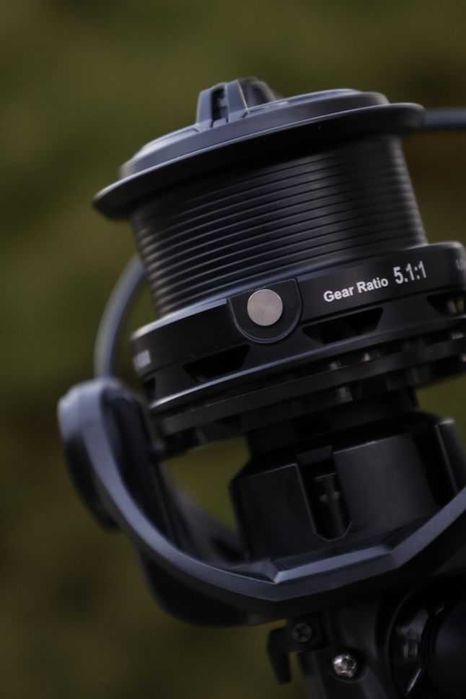 Макара за фидер и лек шарански риболов с два аванса BLACK POWER 5000