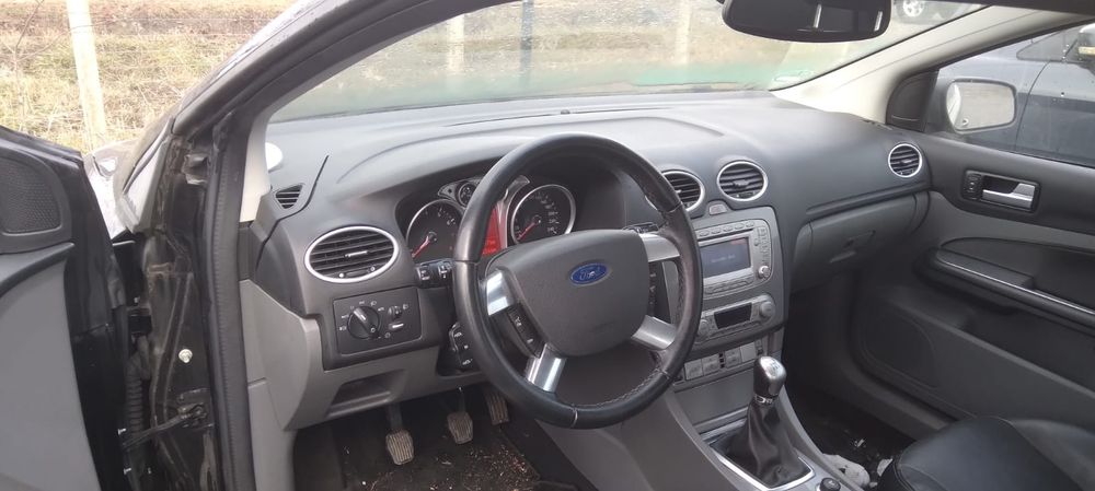 Ford focus  CC Pinimfarina  2009