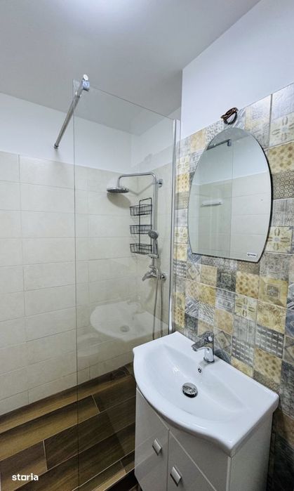 Inchiriez apartament 2 camere.