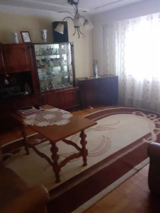 Inchiriez Apartament  3 Camere  Etaj 2  Disponibil Imediat