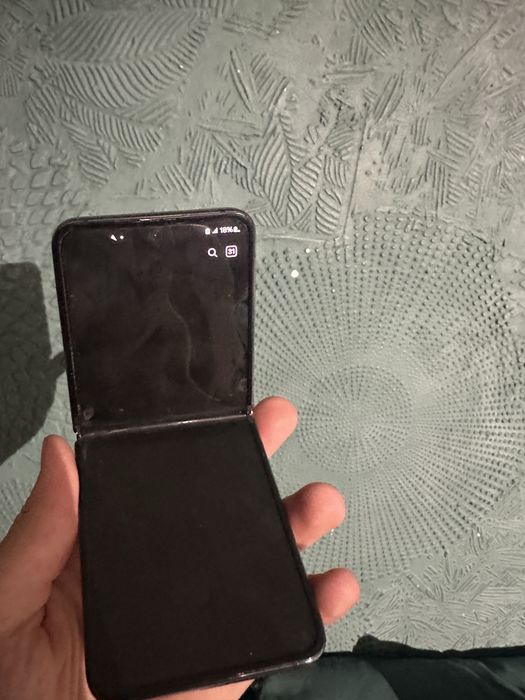 Продается телефон  z flip4 256