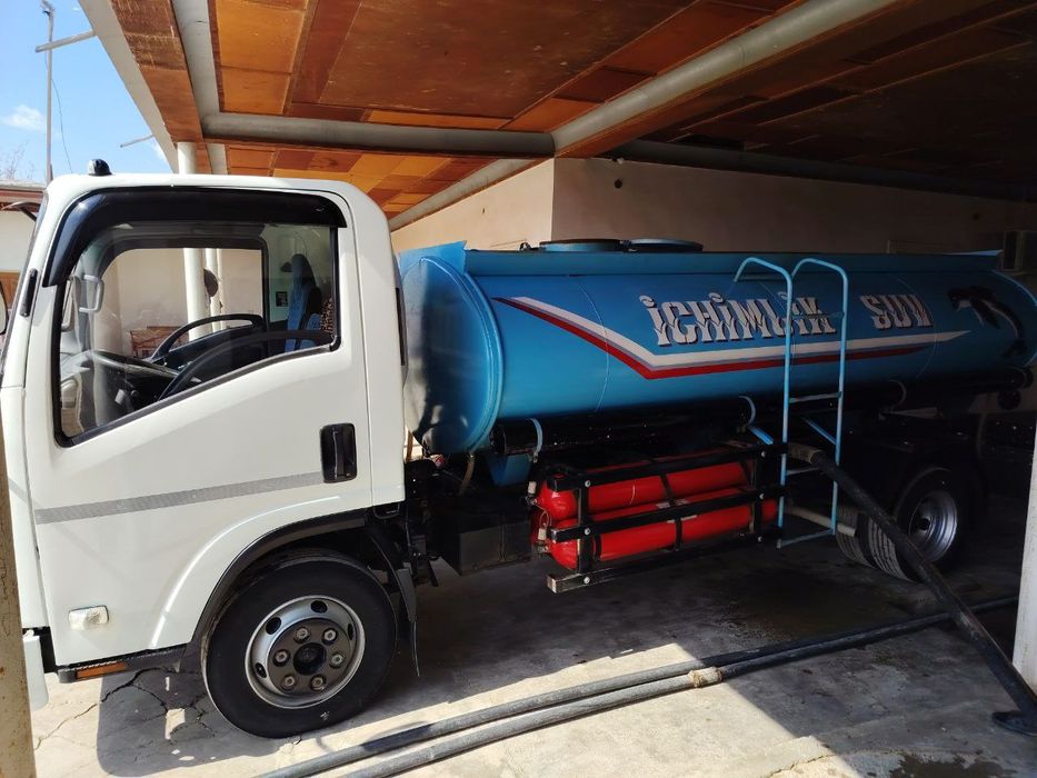 Isuzi vodovoz  6500 ltr  2010 yilda ishlab chiqarilgan