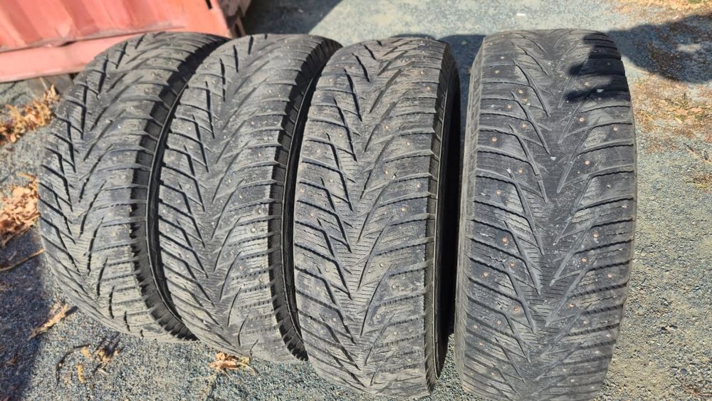 Резина зимняя на дисках 245/70R16