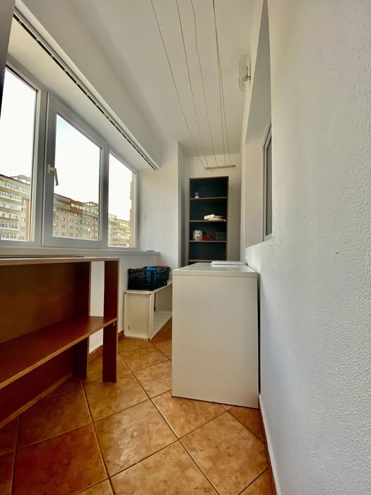 Închiriere apartament 3 camere – Calea București, Micro 12