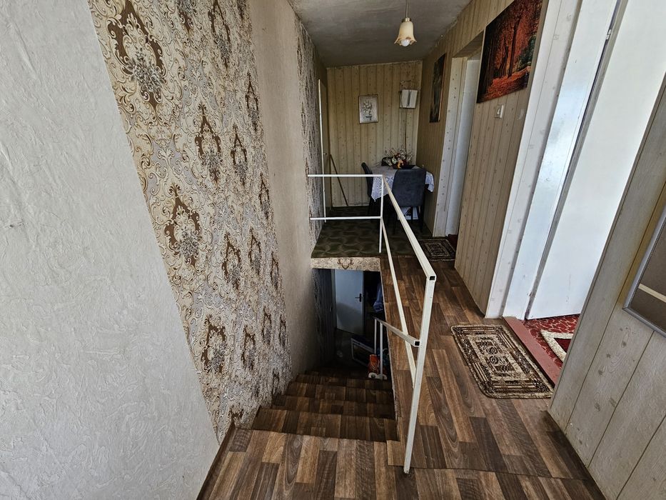 Двуетажна къща в с. Победа