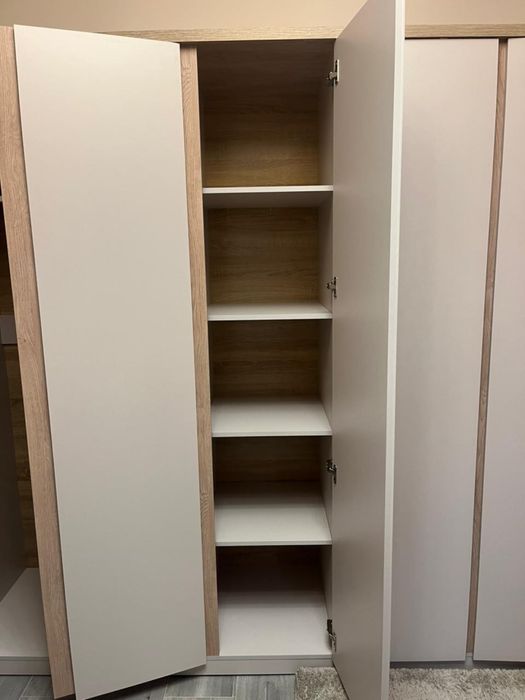 ПРОДАЕТСЯ шкаф новый