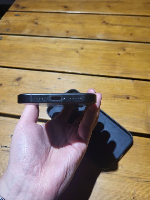 Iphone 16e продаю (Айфон)