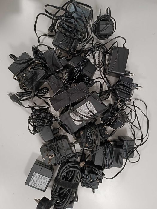 Adaptoare alimentare AC/DC 5V, 9V, 12V, 15V, 16V, 30V, 32V