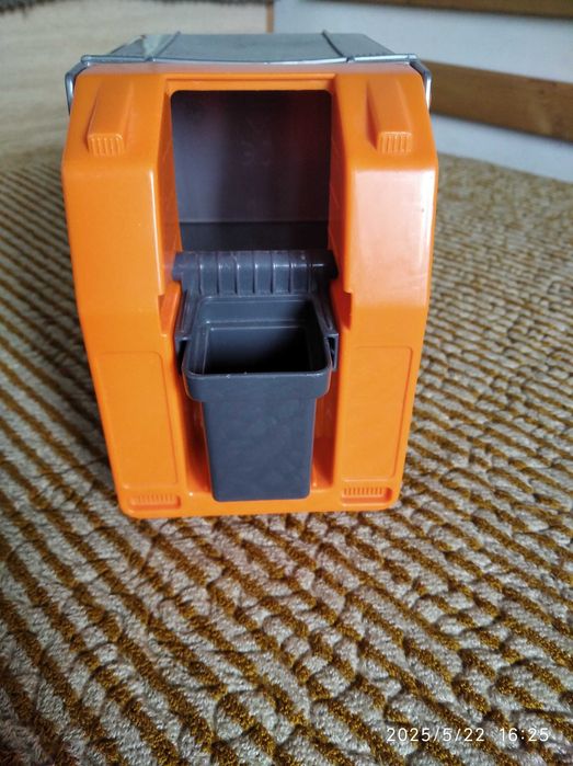 Детски боклукчийски камион