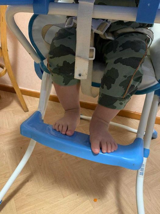 Столик для кормления, дектский столик