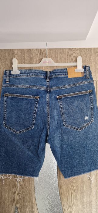 Blugi scurti SLIM FIT, Marimea 44 Bershka si Pull&Bear -3 perechi- negru si albastru NOI)