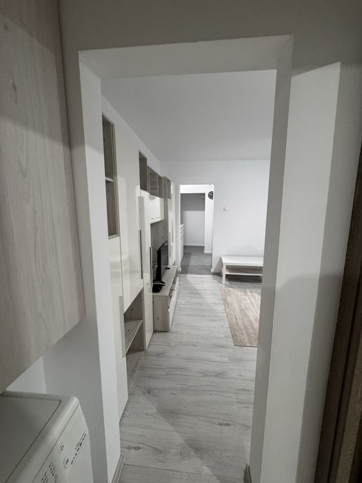 Inchiriez apartament