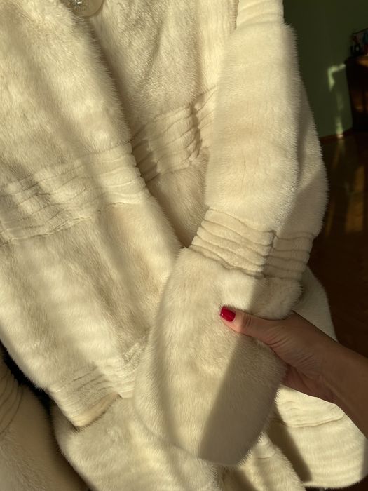 Продам норковую шубу