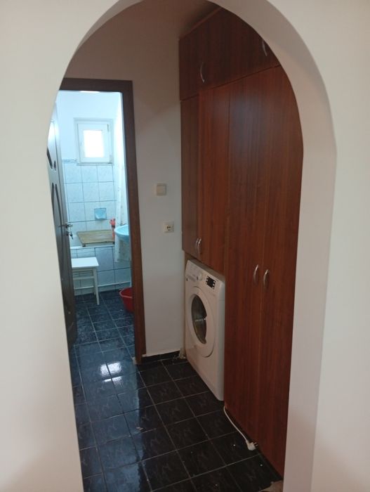 Vând ap.2 cam semi decomandat Unirii Sud