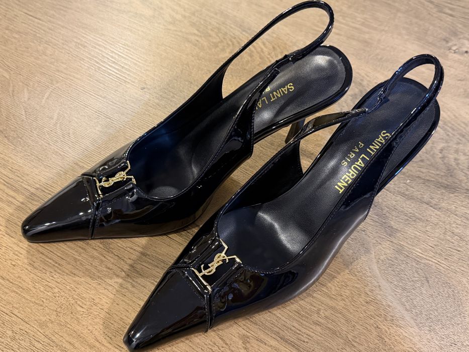 Pantofi Yves Saint Laurent