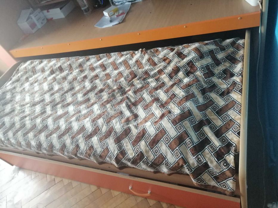 Pat supraetajat copii cu birou retractabil si șifonier