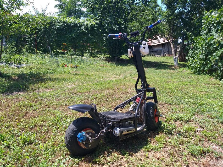 Vand motocross trotineta  cu motor benzina