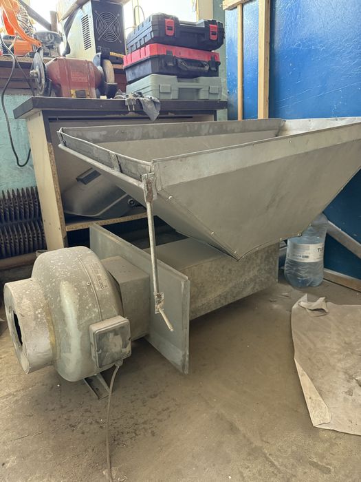 Продам вытяжку промышленную