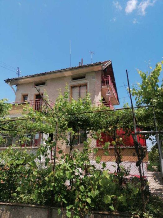 330 кв.м. Къща Вила в с. Ягода, 15км от Стара Загора, двор 1330кв.м.