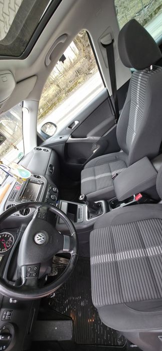 Vând Volkswagen Tiguan