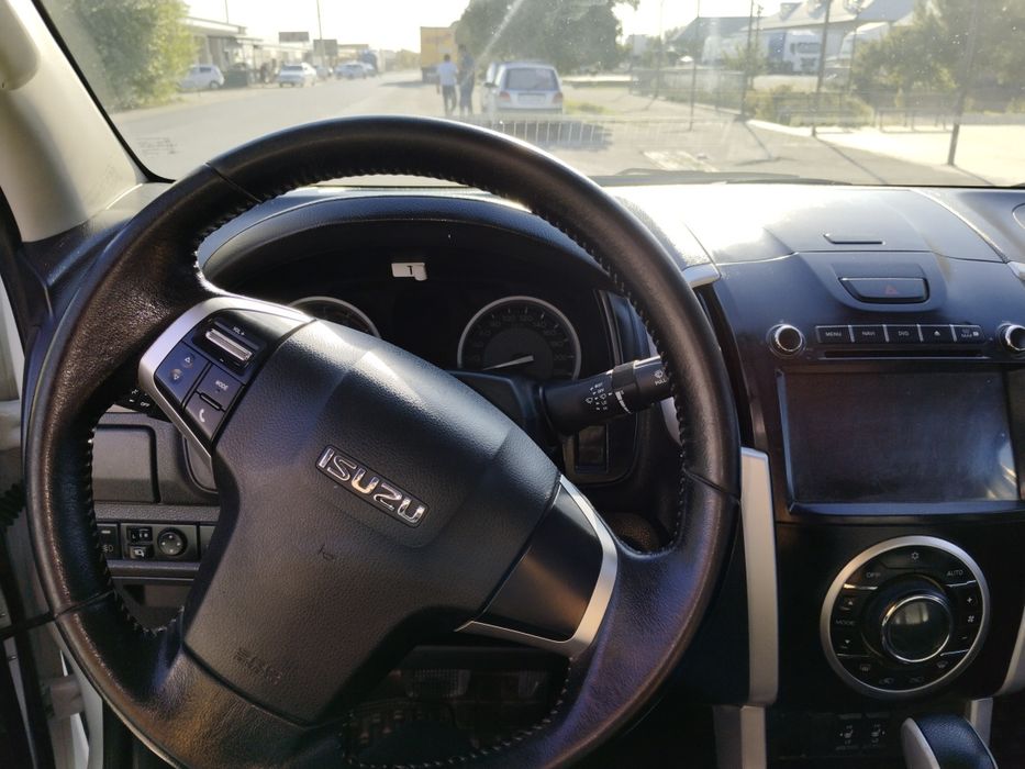 Isuzu dmax 3 turbo