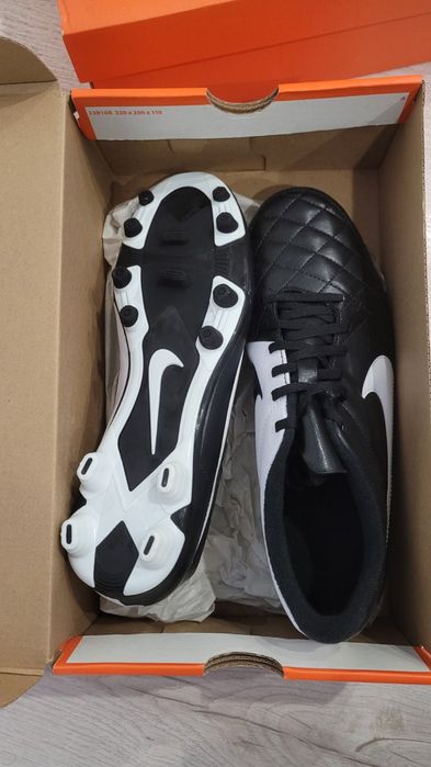 Бутонки Nike чисто нови